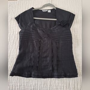 Black 100% Linen Pleated Cap-Sleeve Blouse with Rosette